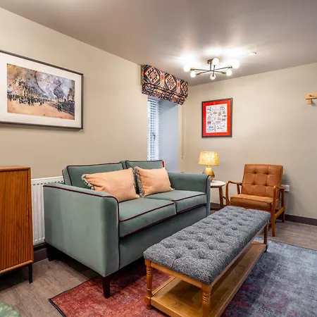 The Falcon Apartment York