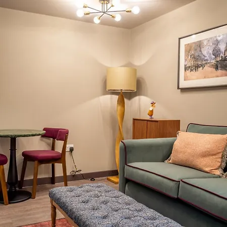 The Falcon Apartment *