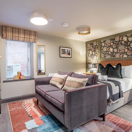 The Falcon Apartment York