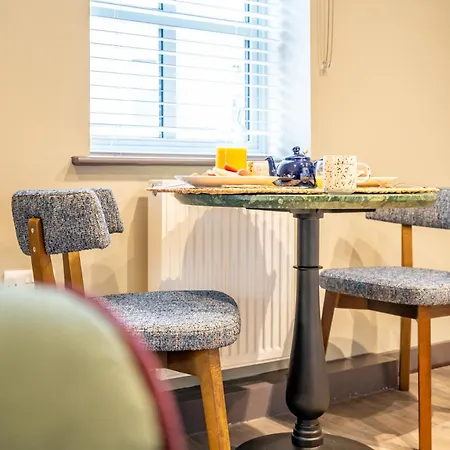 Daire The Falcon York