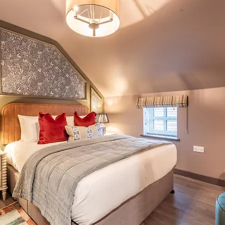 The Falcon * يورك