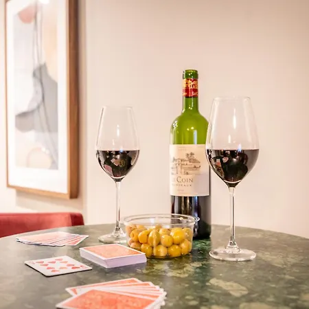 The Falcon * يورك